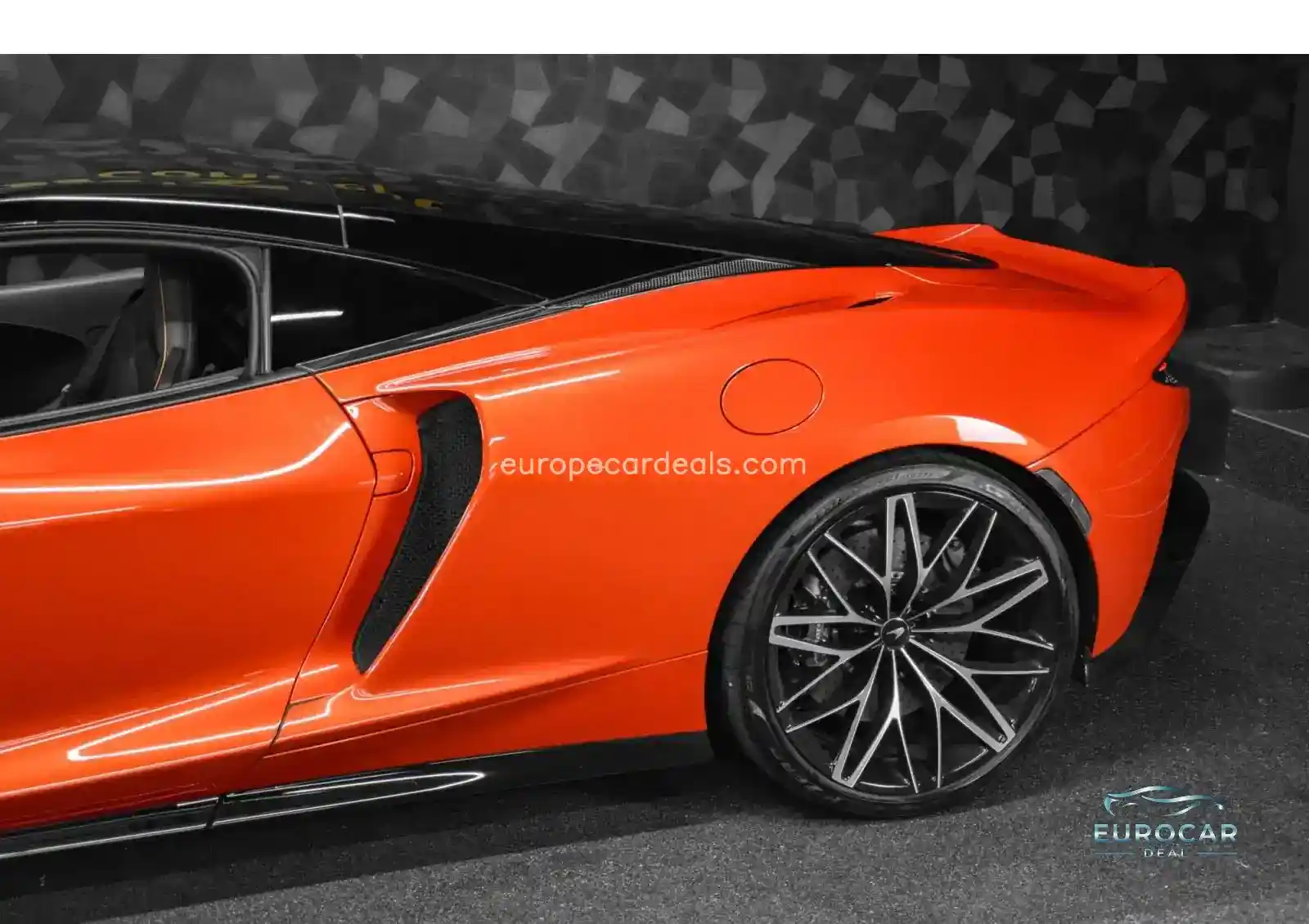 McLaren GT