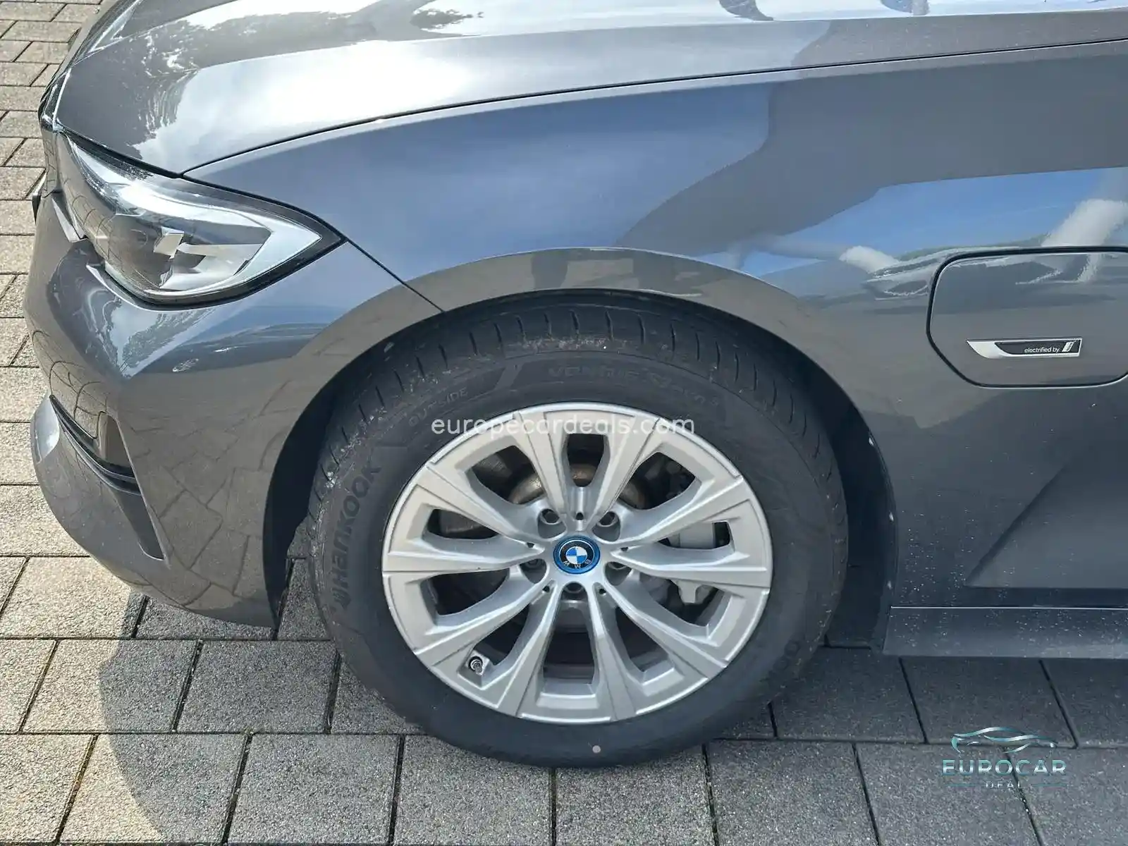 BMW 330