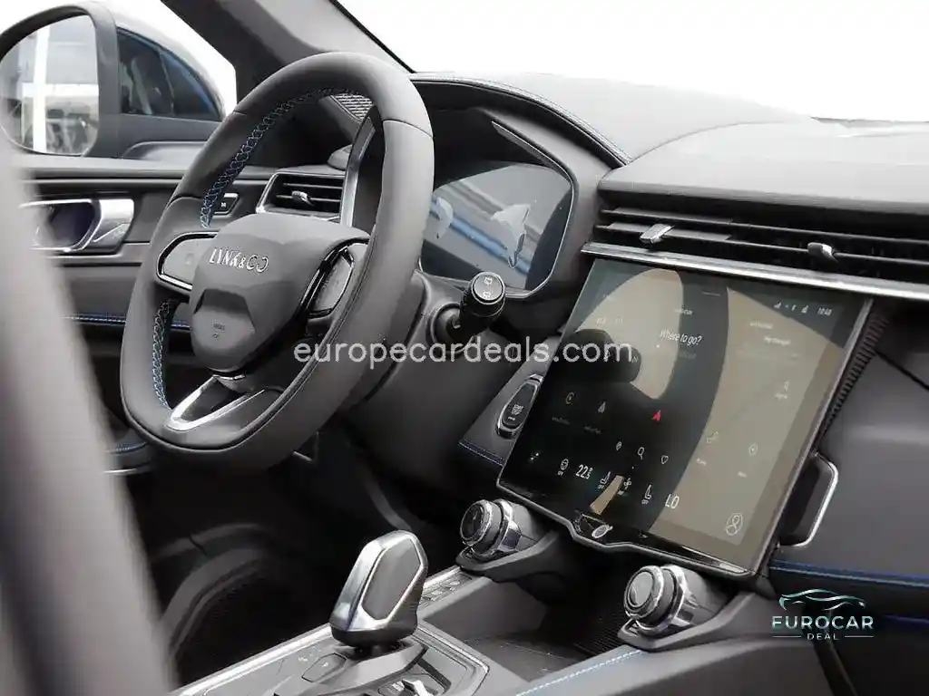 Lynk&Co 01