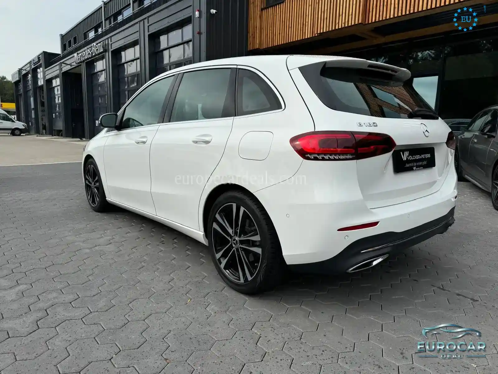 Mercedes-Benz B 180
