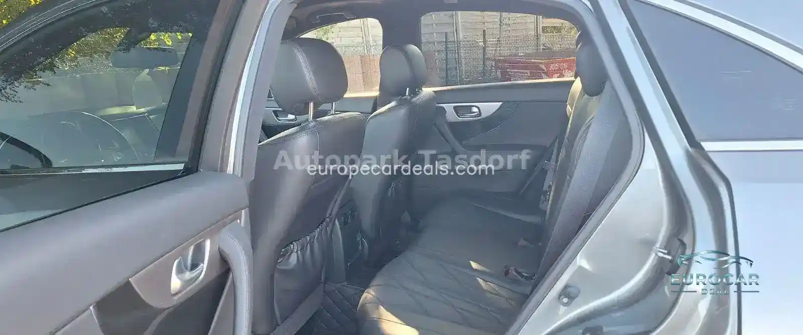 Infiniti QX70