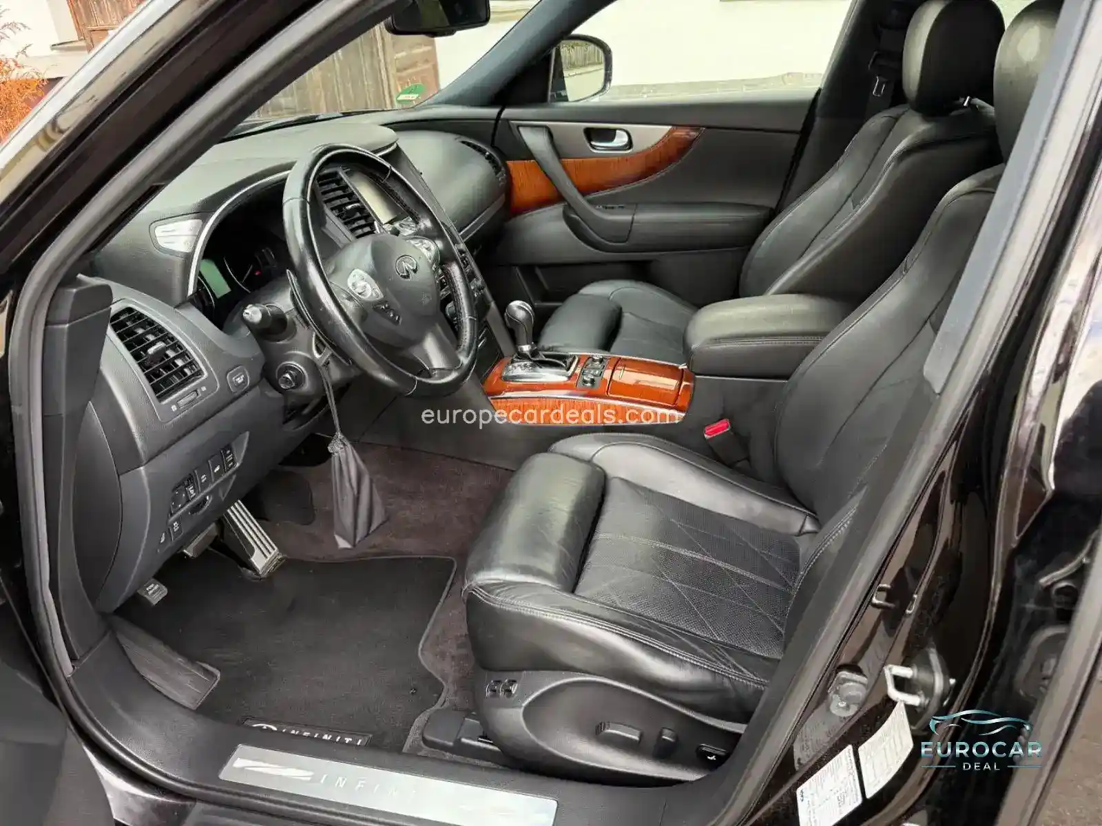 Infiniti QX70