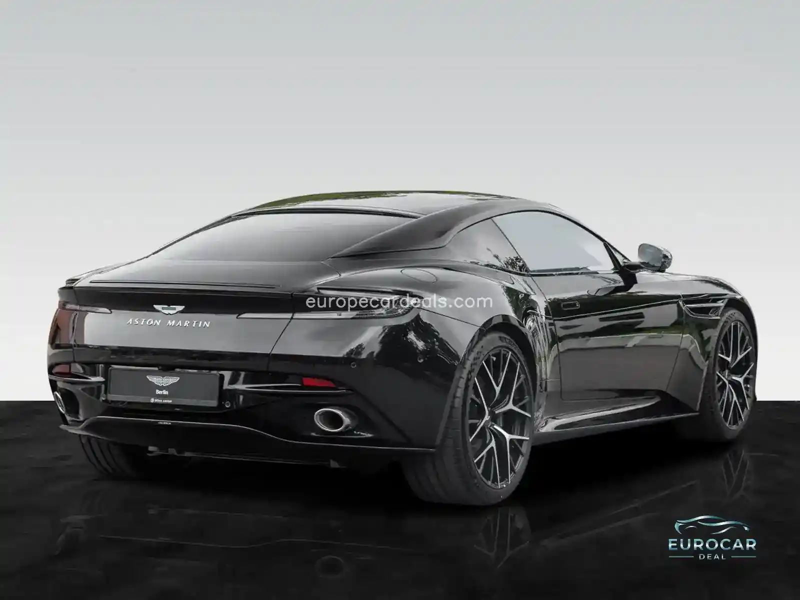 Aston Martin DB12