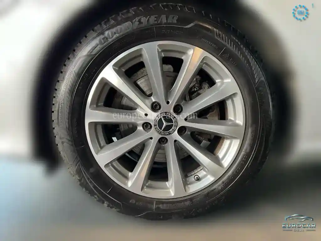 Mercedes-Benz E 200