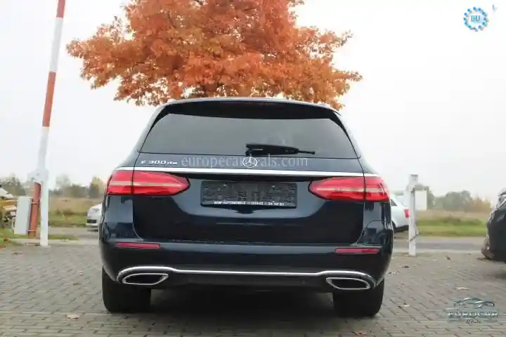 Mercedes-Benz E 300