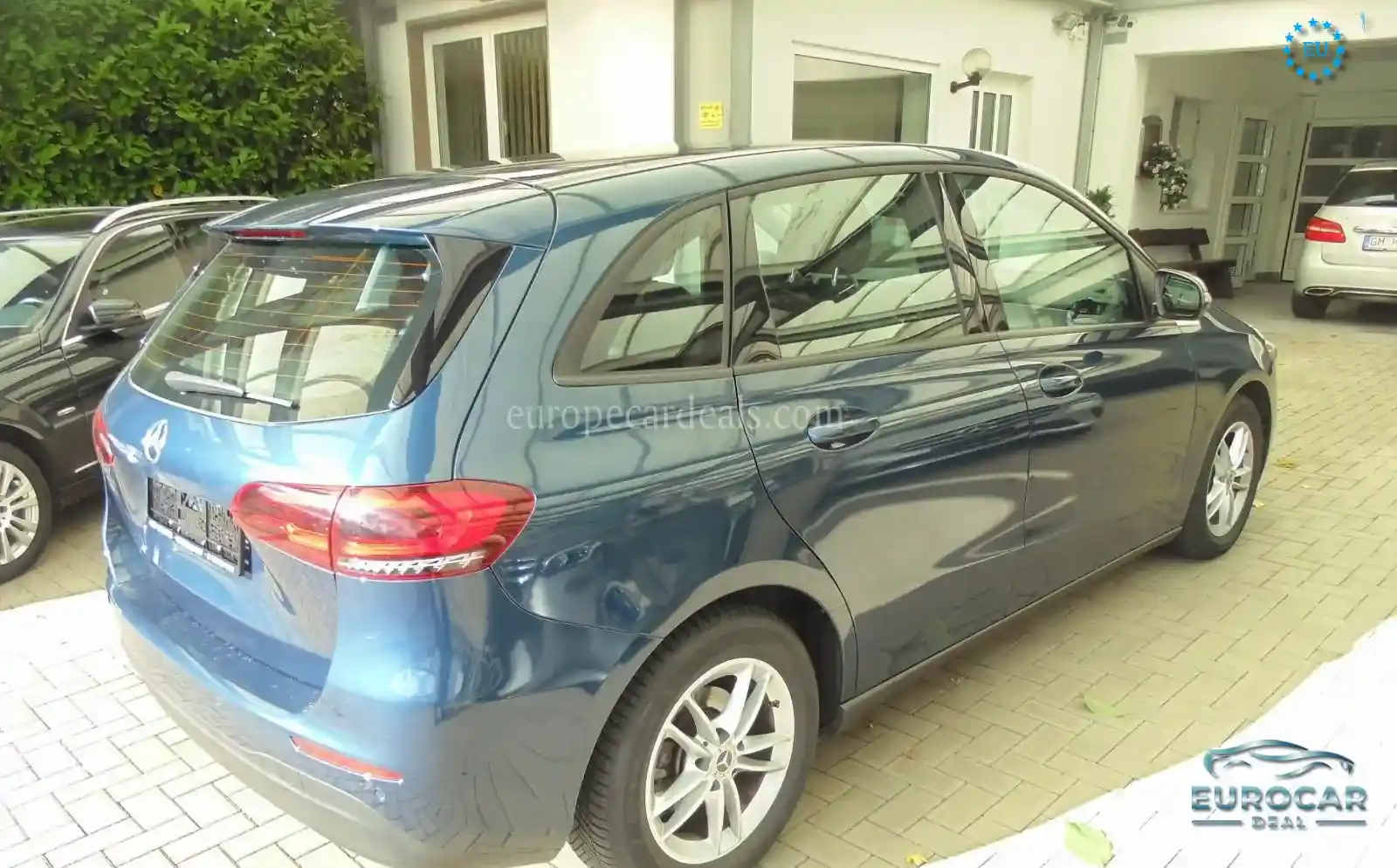 Mercedes-Benz B 180