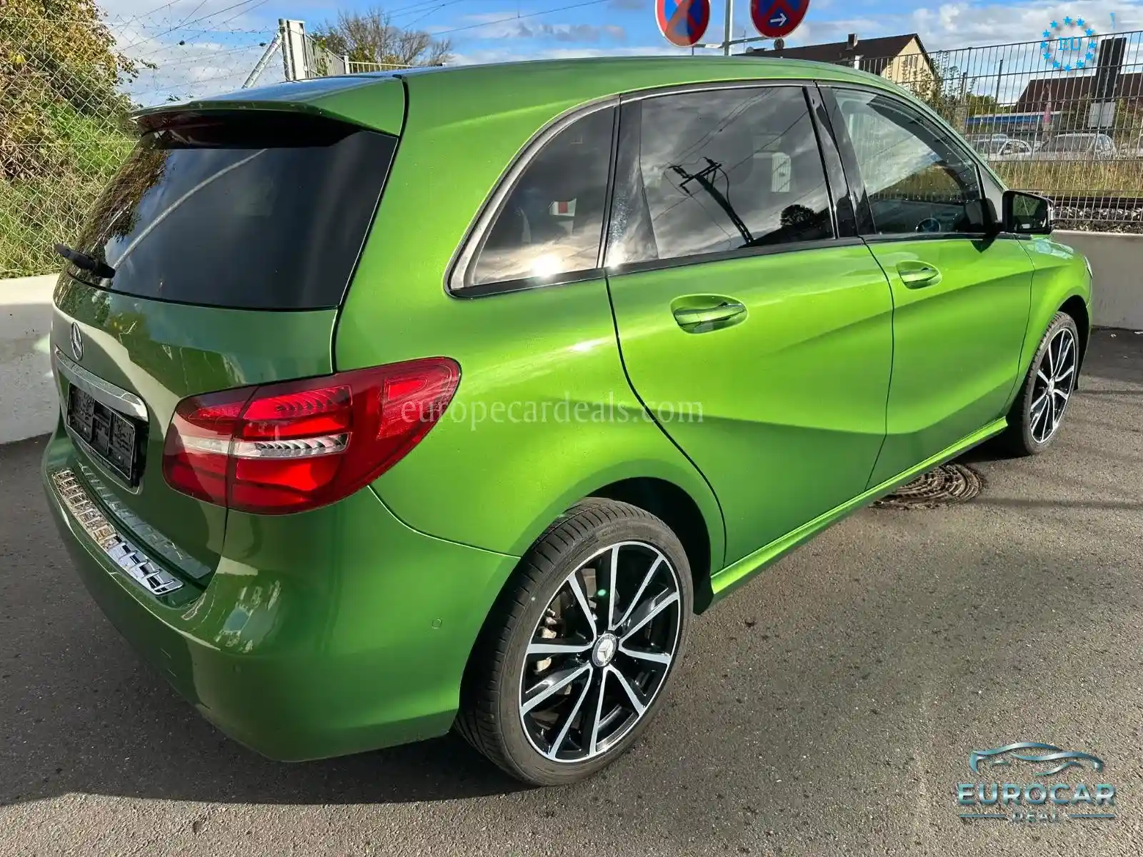 Mercedes-Benz B 180