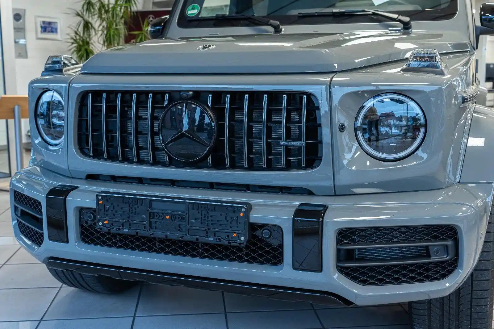 Mercedes-Benz G 500