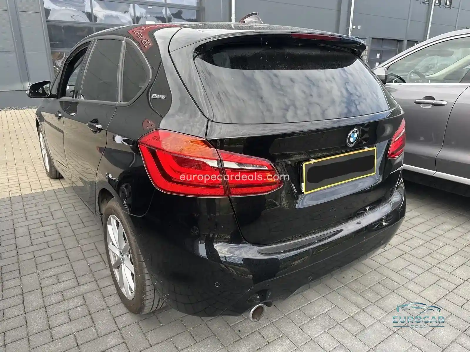 BMW 225