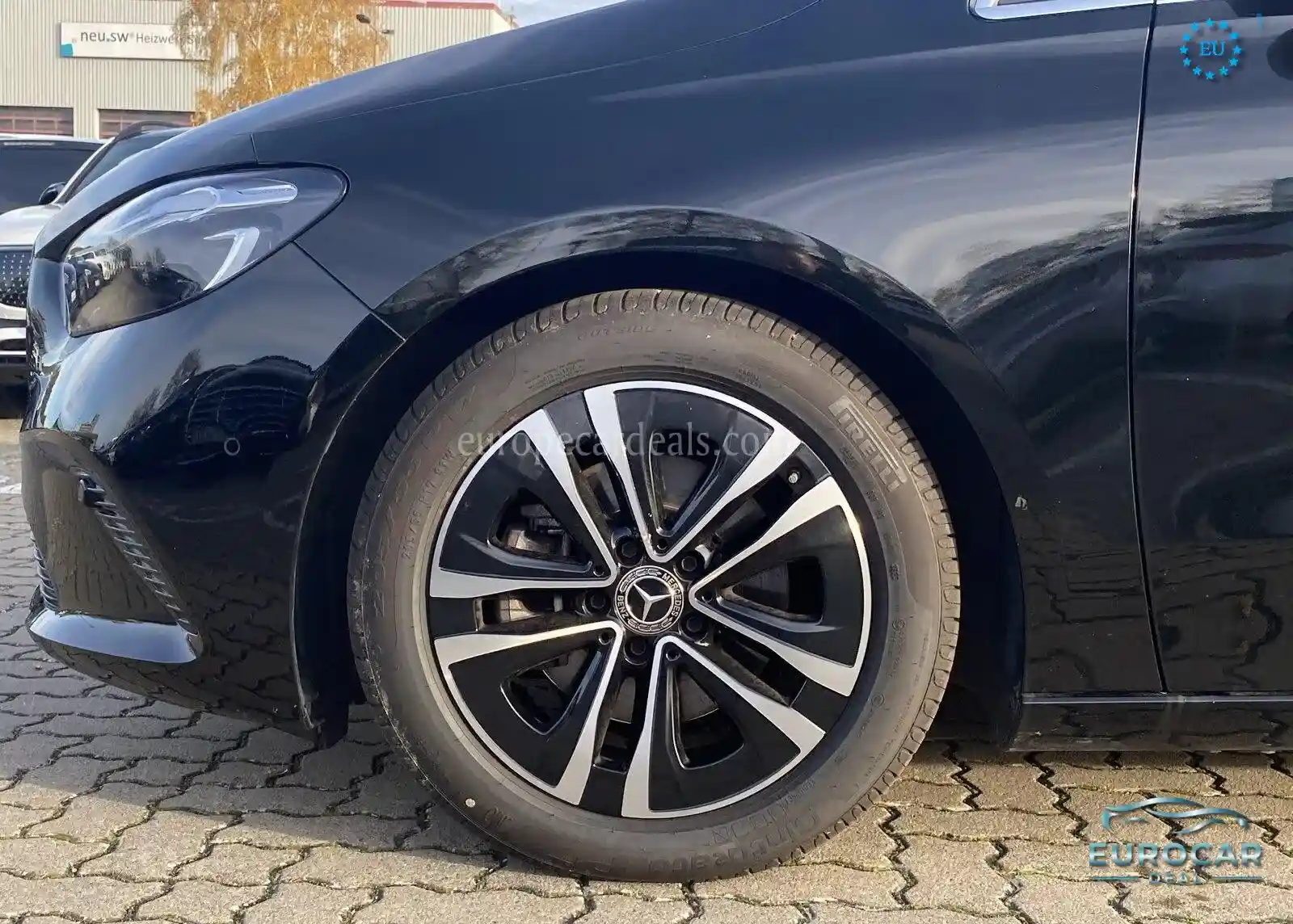 Mercedes-Benz B 180