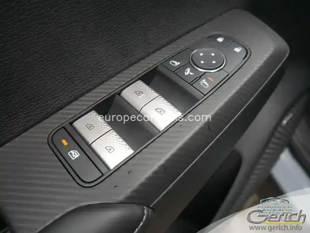 Mitsubishi Plug-in Hybrid Outlander