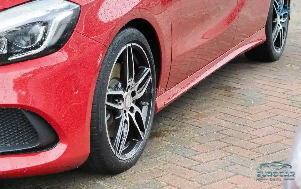 Mercedes-Benz A 220