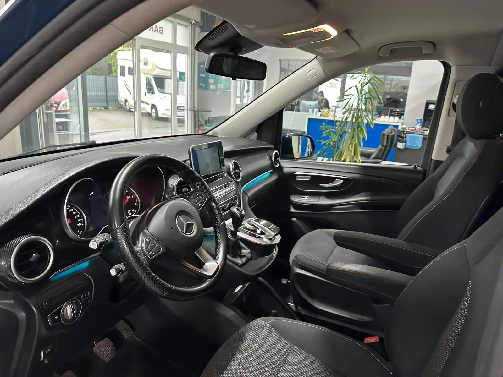 Mercedes-Benz V 200