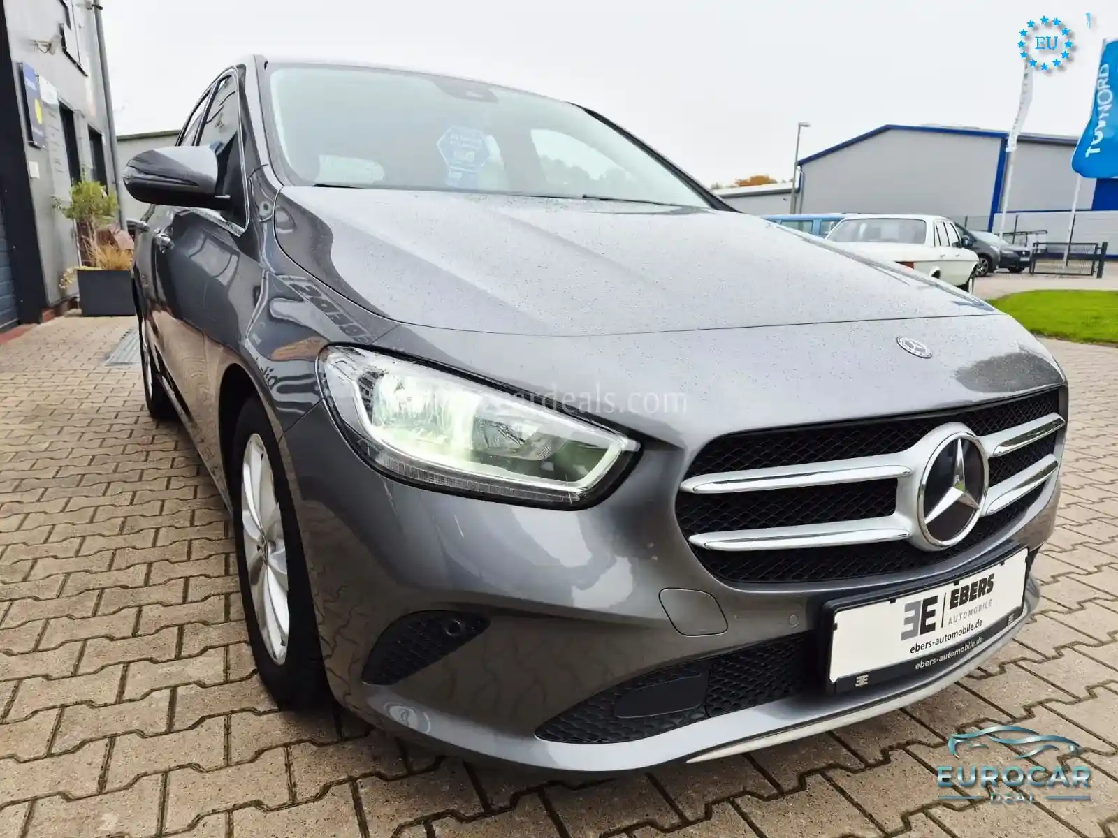 Mercedes-Benz B 180