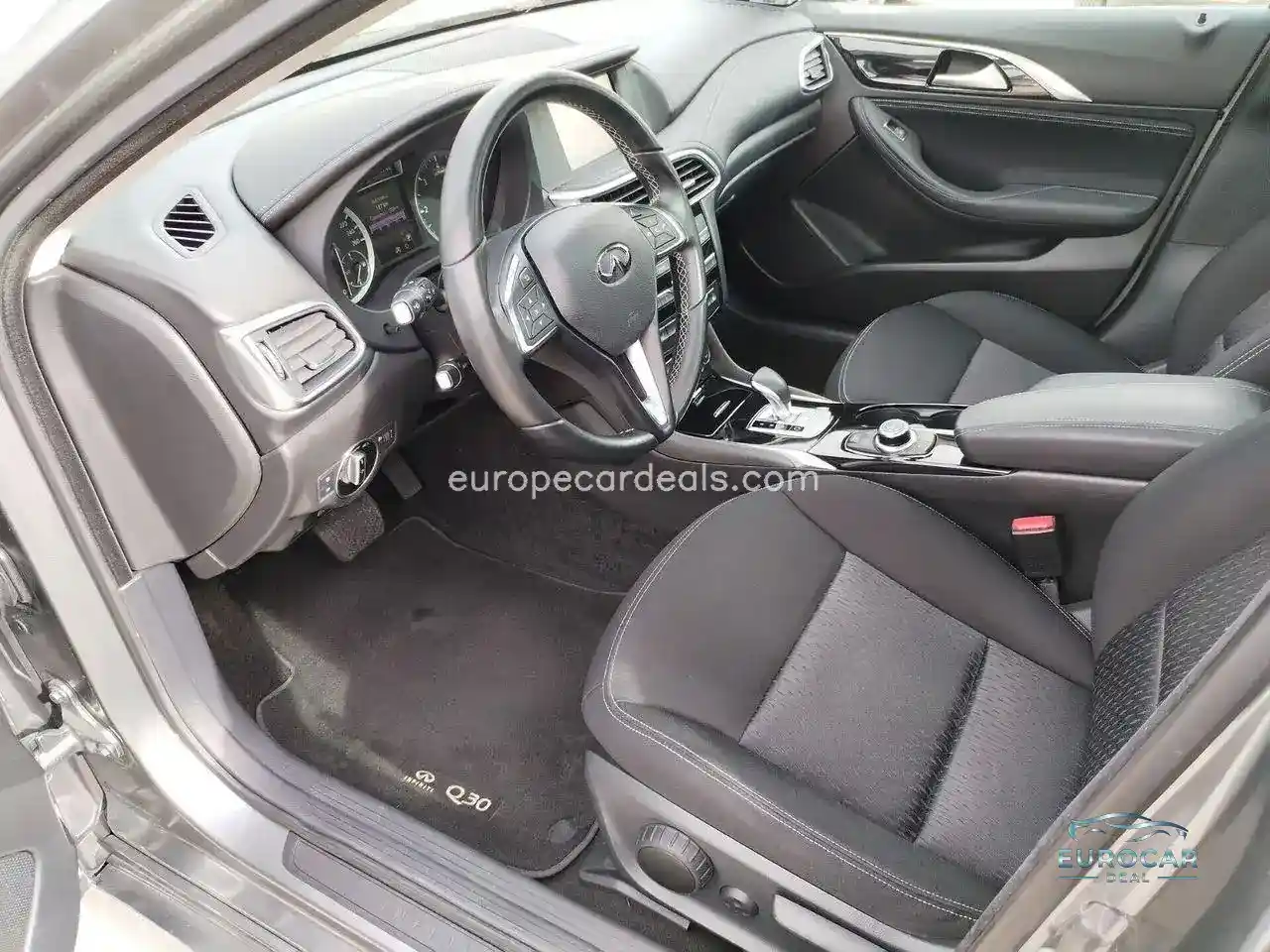 Infiniti Q30