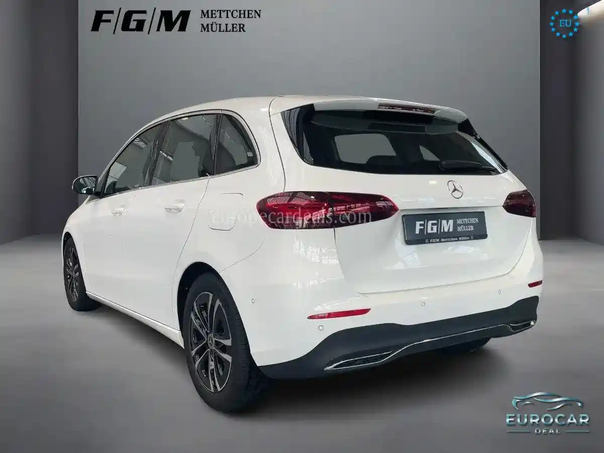 Mercedes-Benz B 180