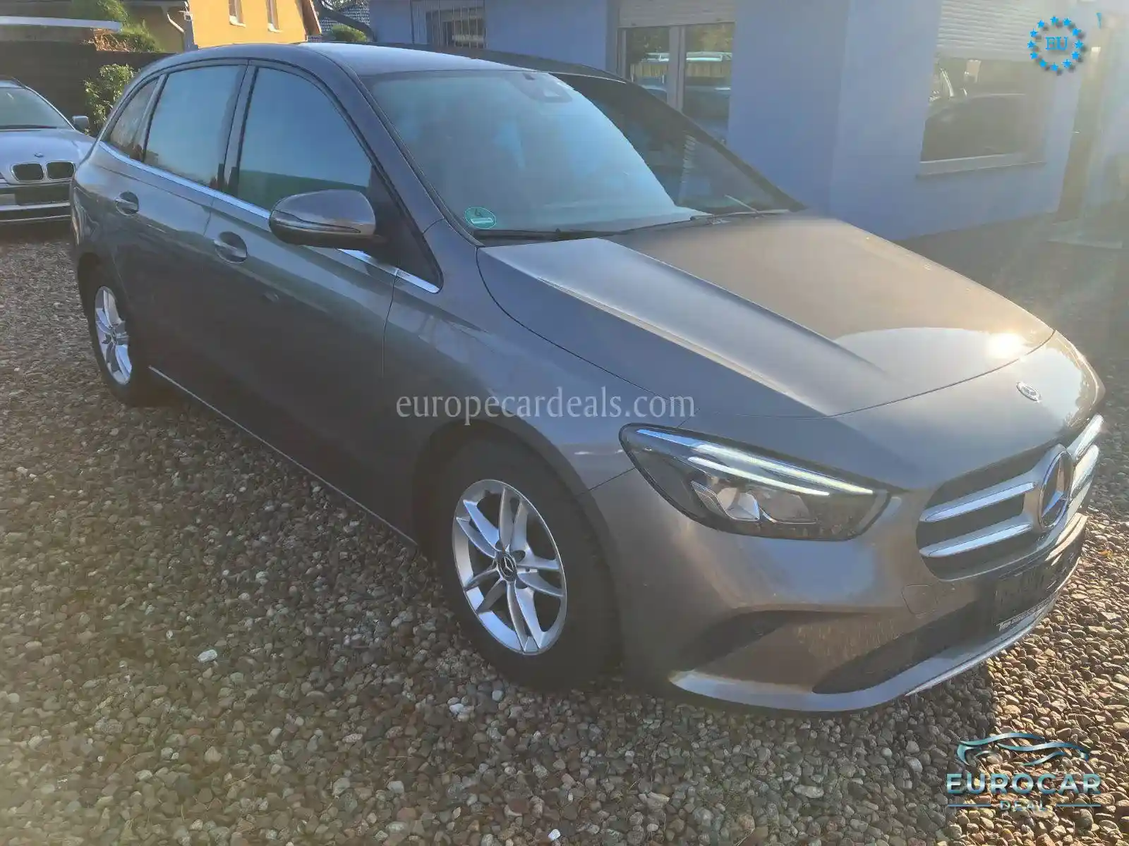 Mercedes-Benz B 180