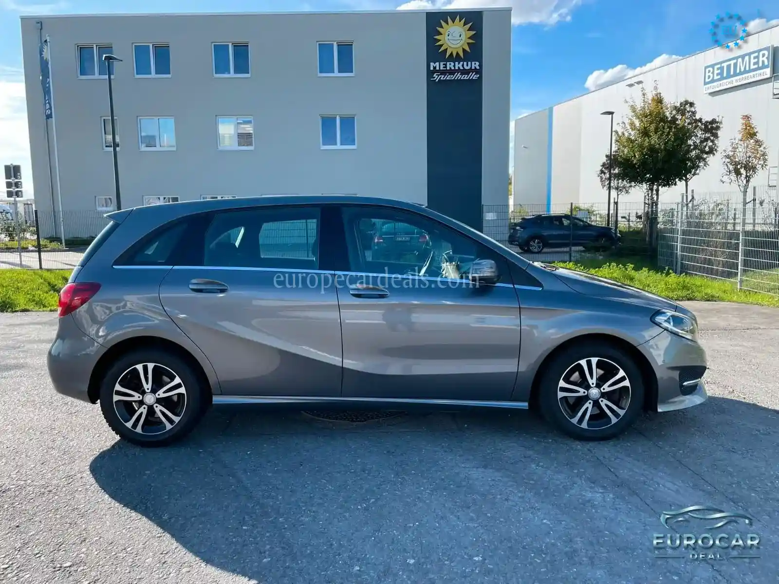 Mercedes-Benz B 180