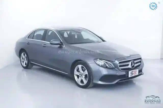 Mercedes-Benz E 220