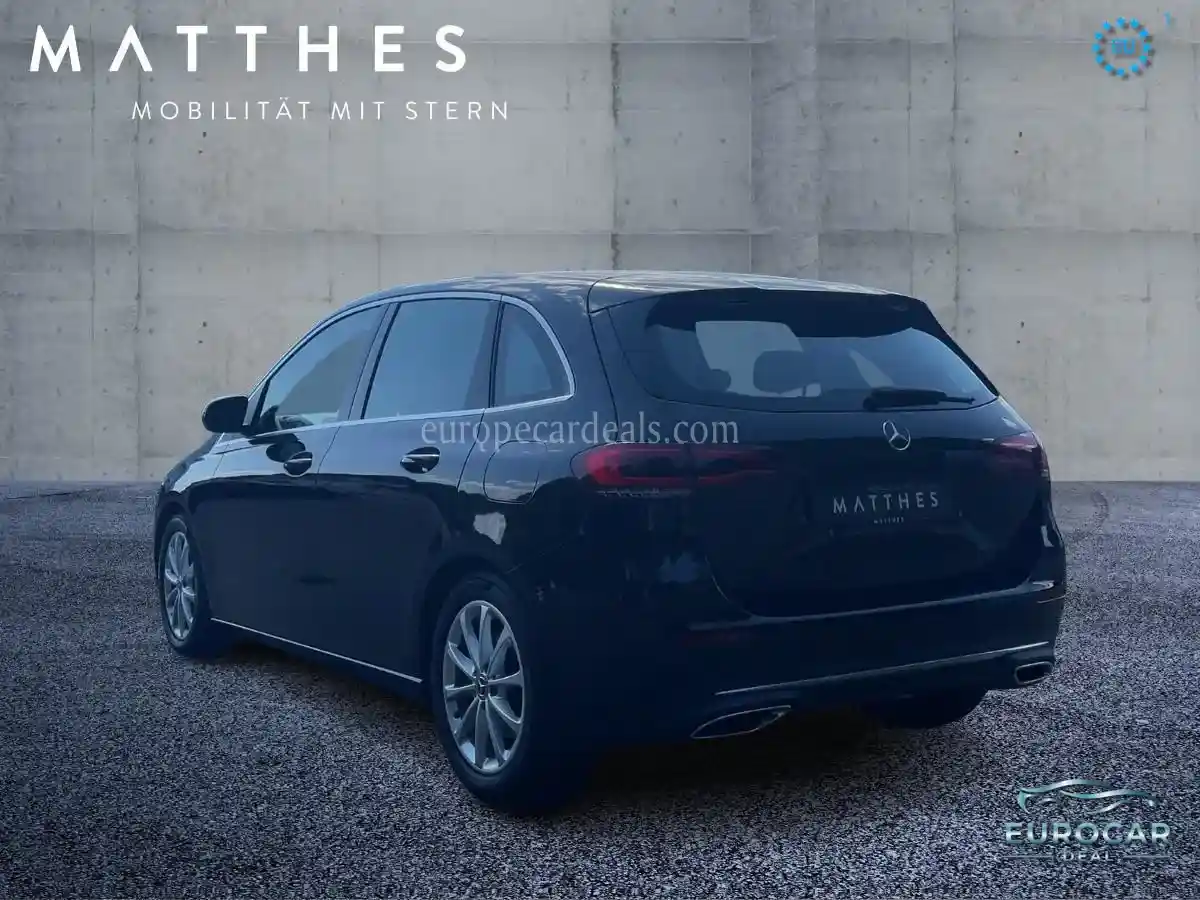 Mercedes-Benz B 220