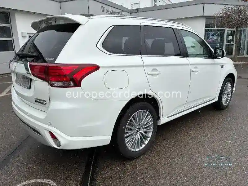 Mitsubishi Plug-in Hybrid Outlander
