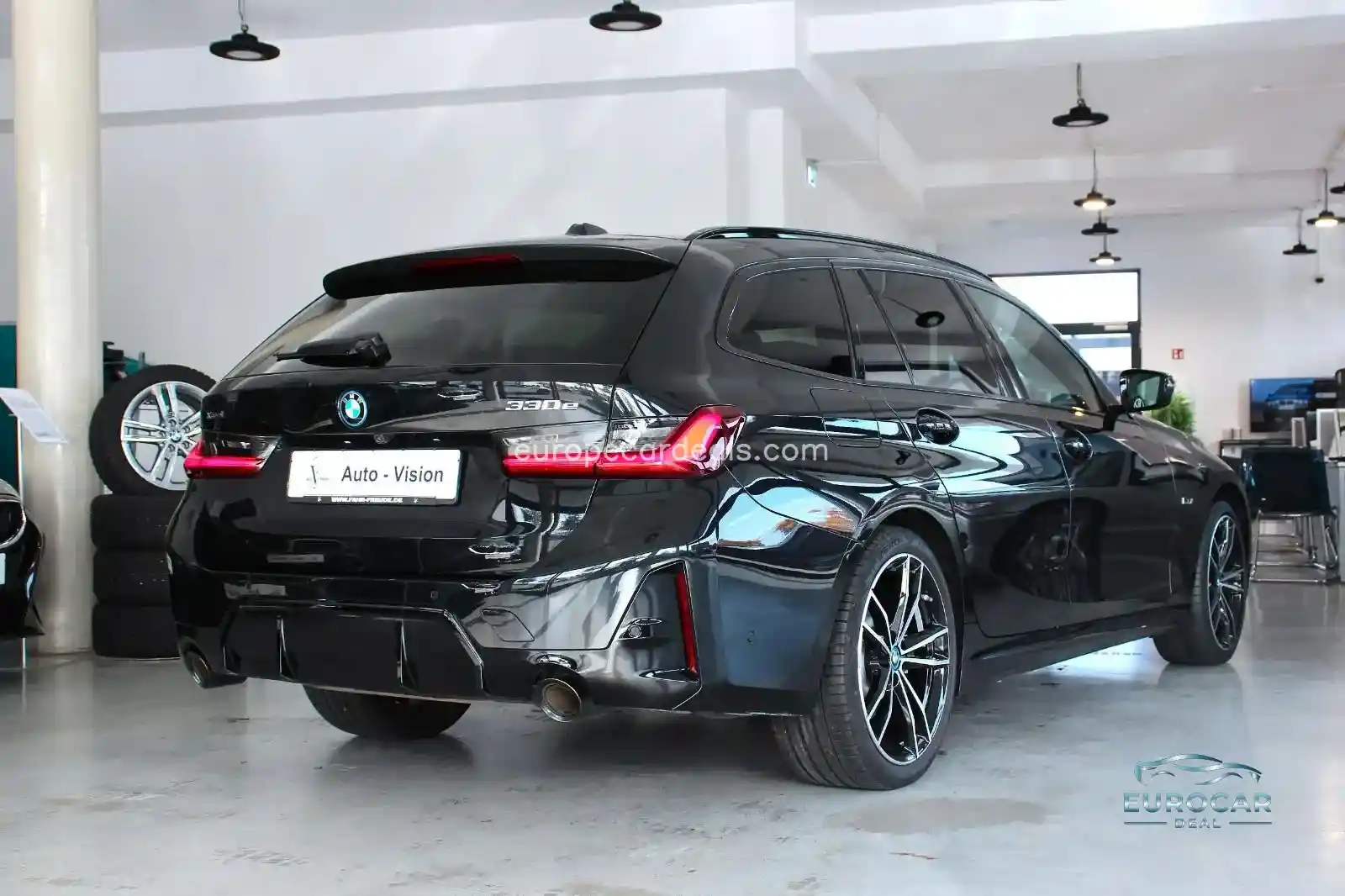 BMW 330