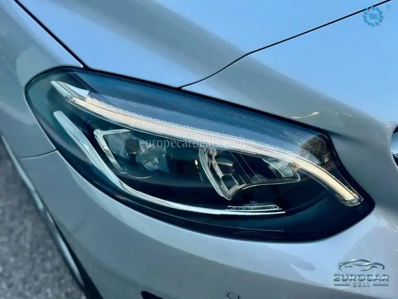 Mercedes-Benz B 180
