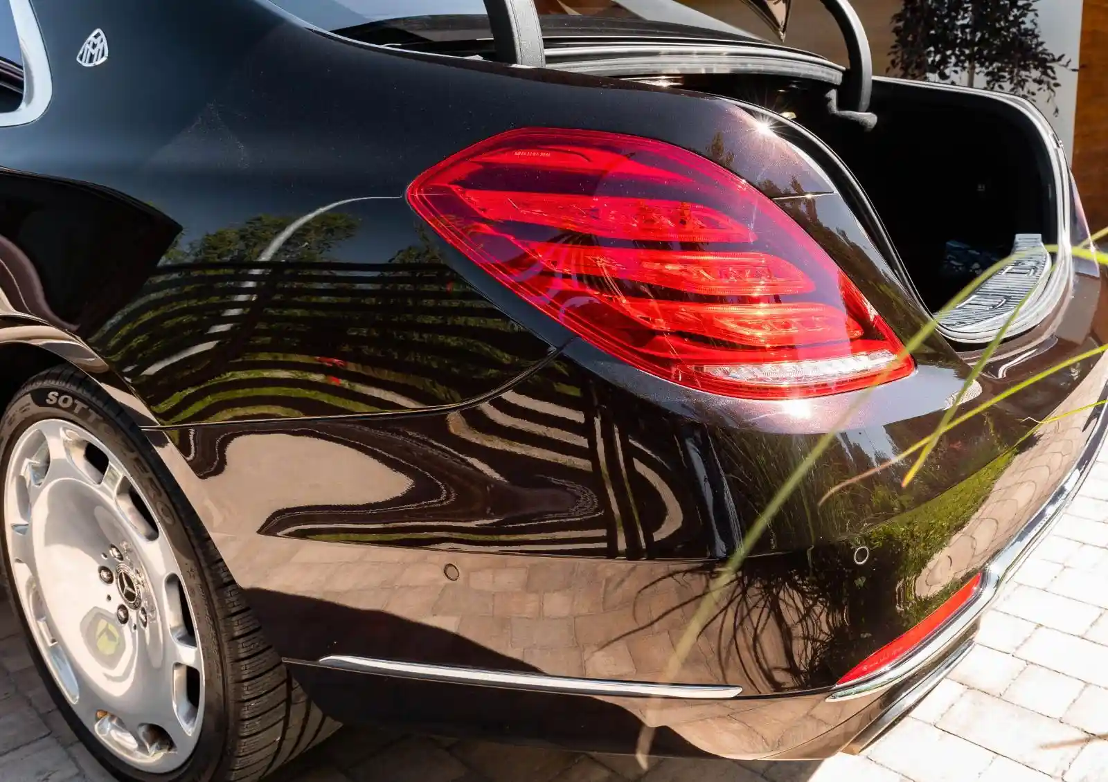 Mercedes-Benz S 600