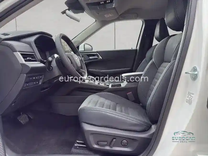 Mitsubishi Plug-in Hybrid Outlander
