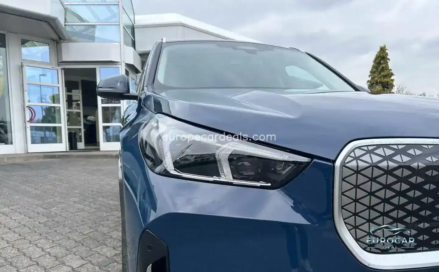 BMW iX1
