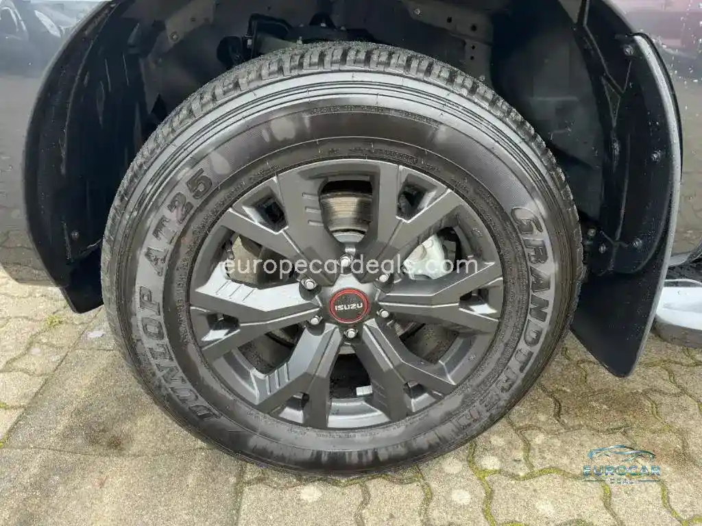 V-CROSS DoubleCab 4WD Automatik/Winter/AHK