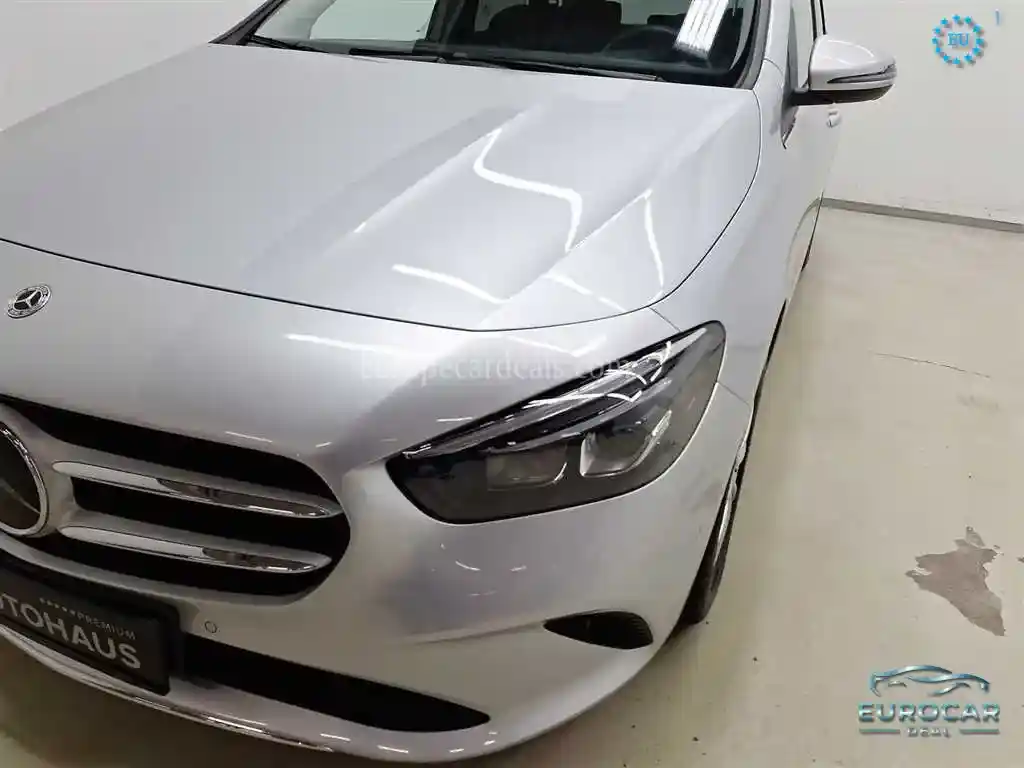 Mercedes-Benz B 220