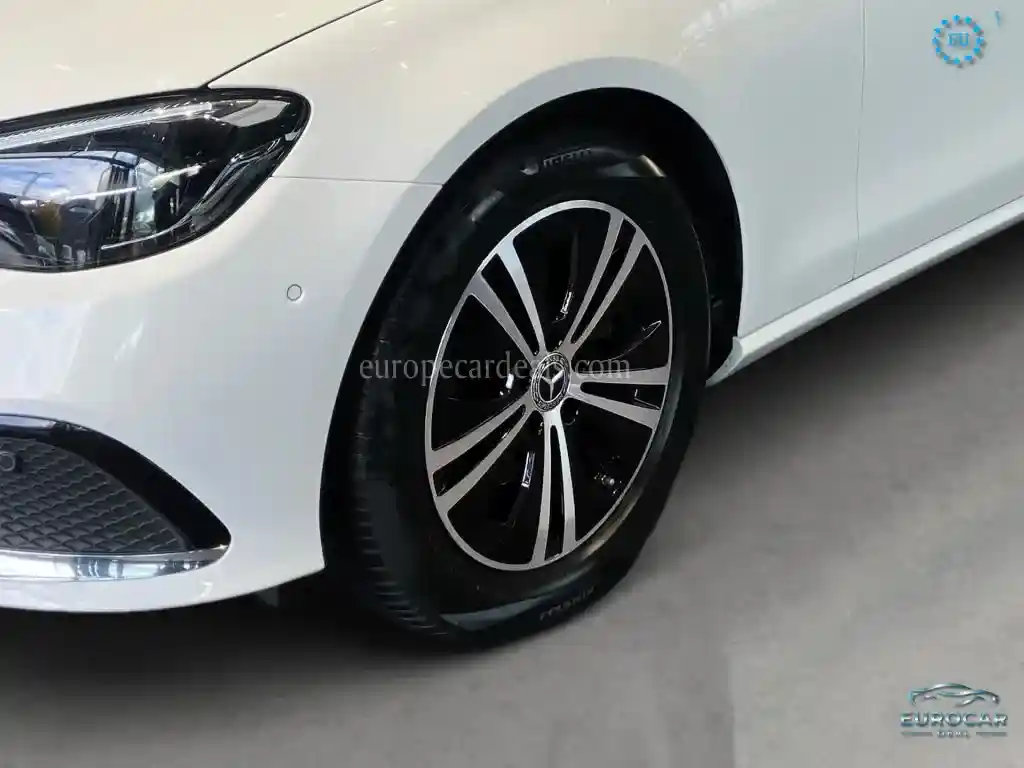 Mercedes-Benz E 220