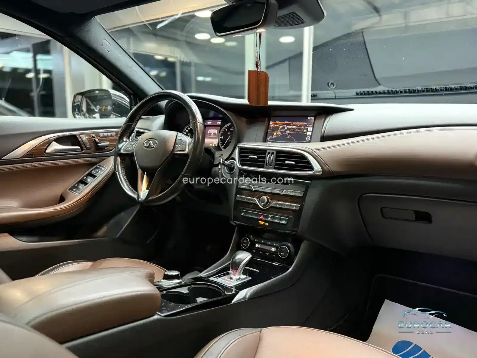 Infiniti QX30
