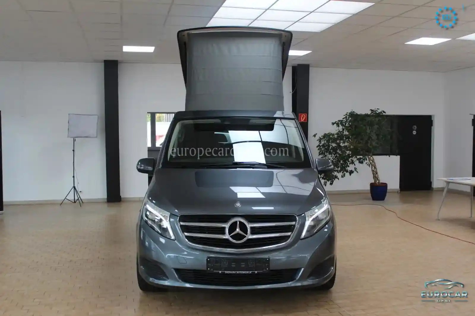 Mercedes-Benz V 250