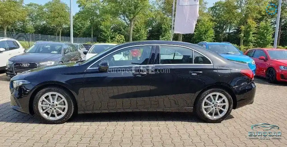 Mercedes-Benz A 220