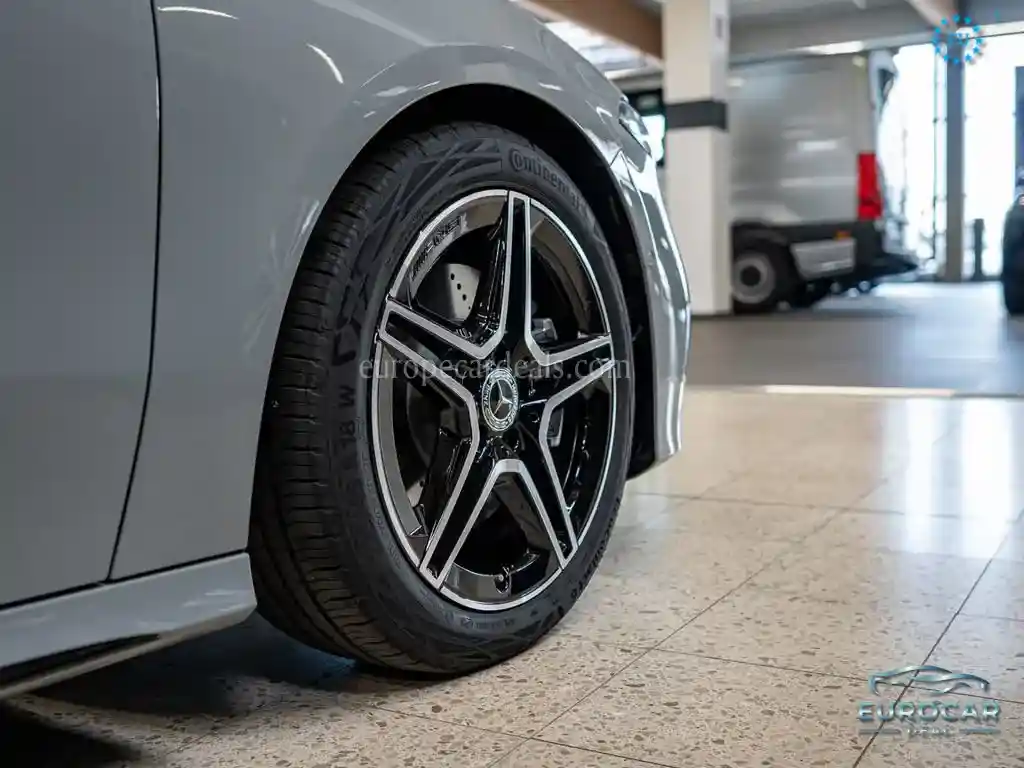 Mercedes-Benz A 220