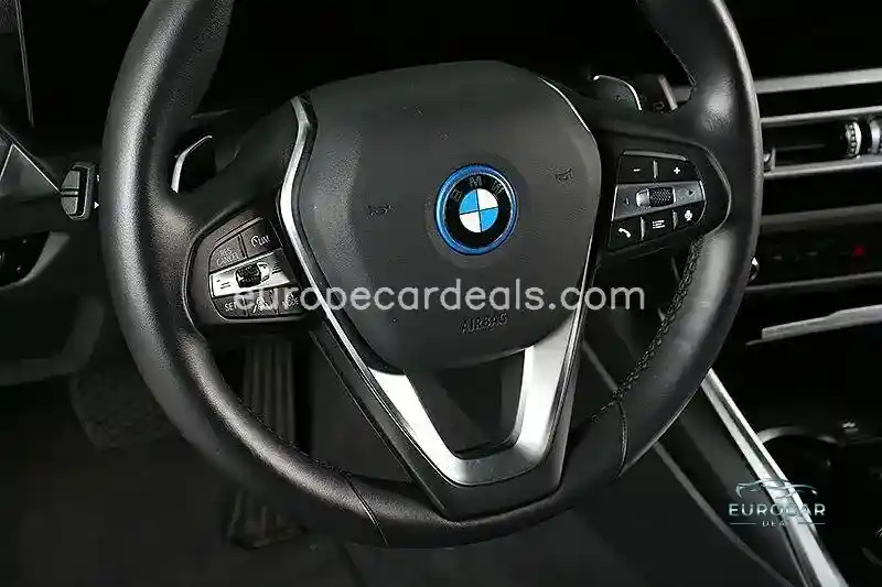 BMW 330