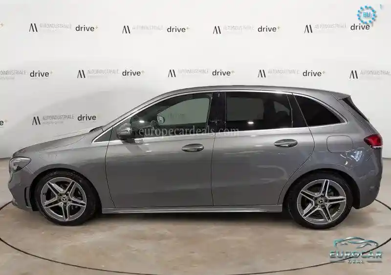 Mercedes-Benz B 180
