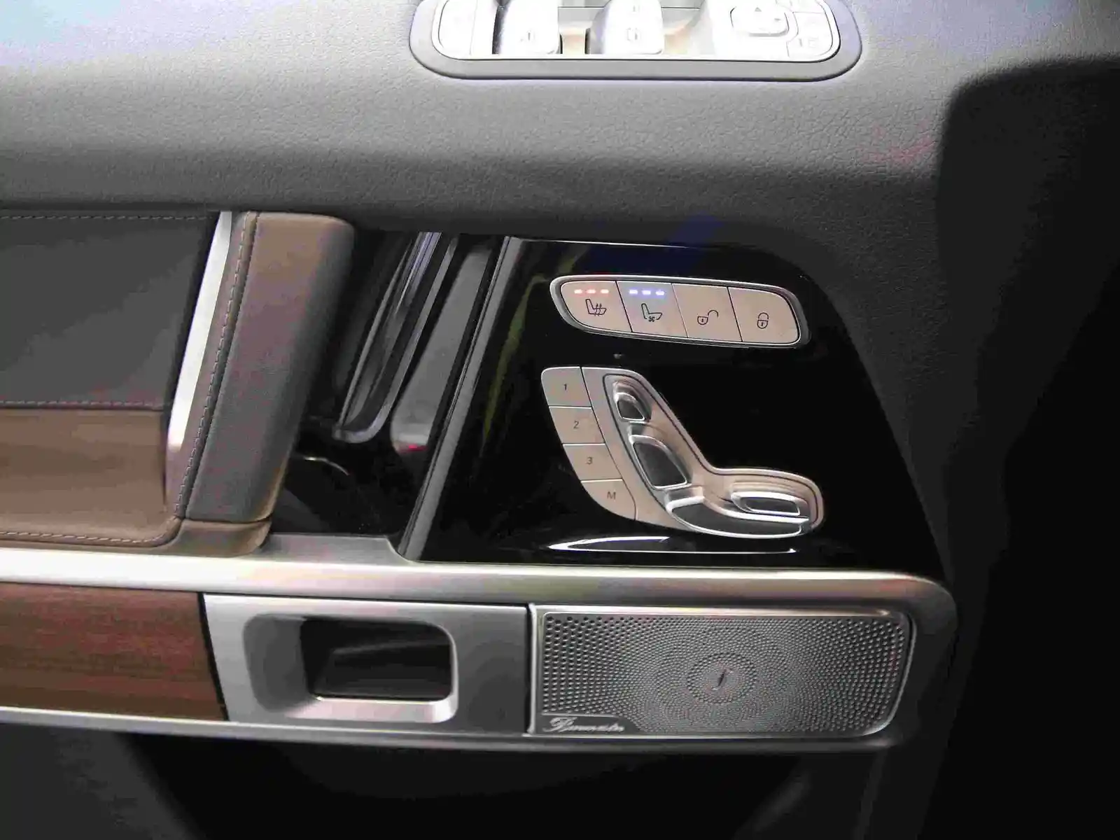 Mercedes-Benz G 500