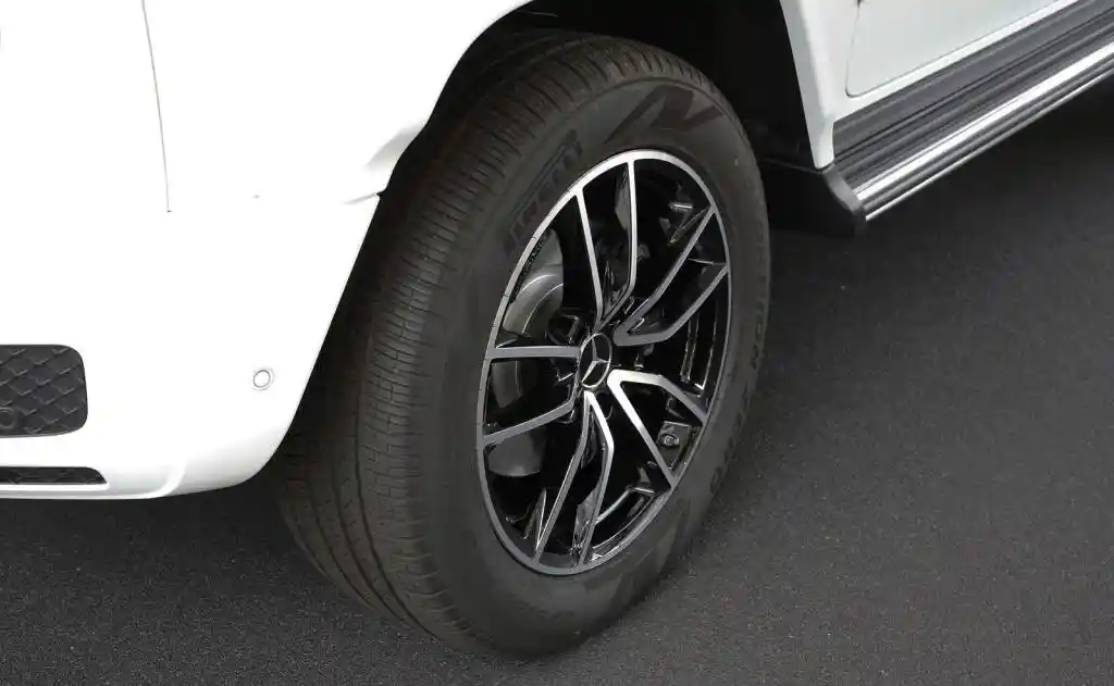 Mercedes-Benz G 500