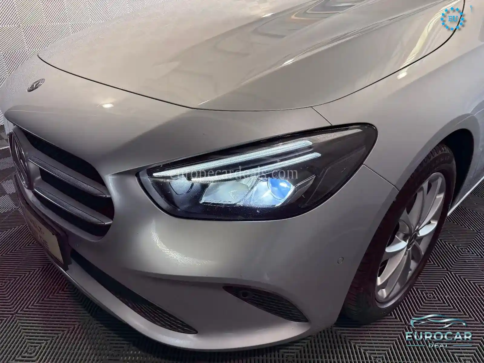 Mercedes-Benz B 200