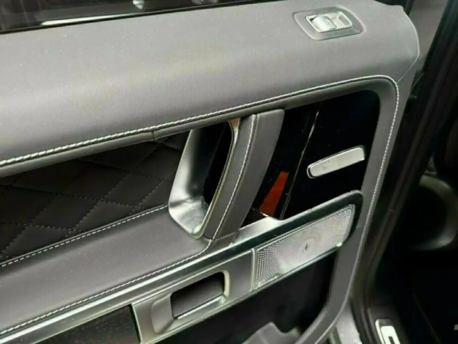 Mercedes-Benz G 500