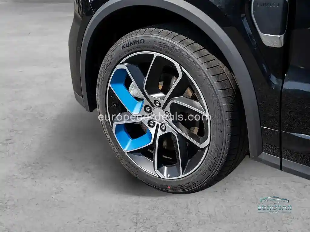 Lynk&Co 01