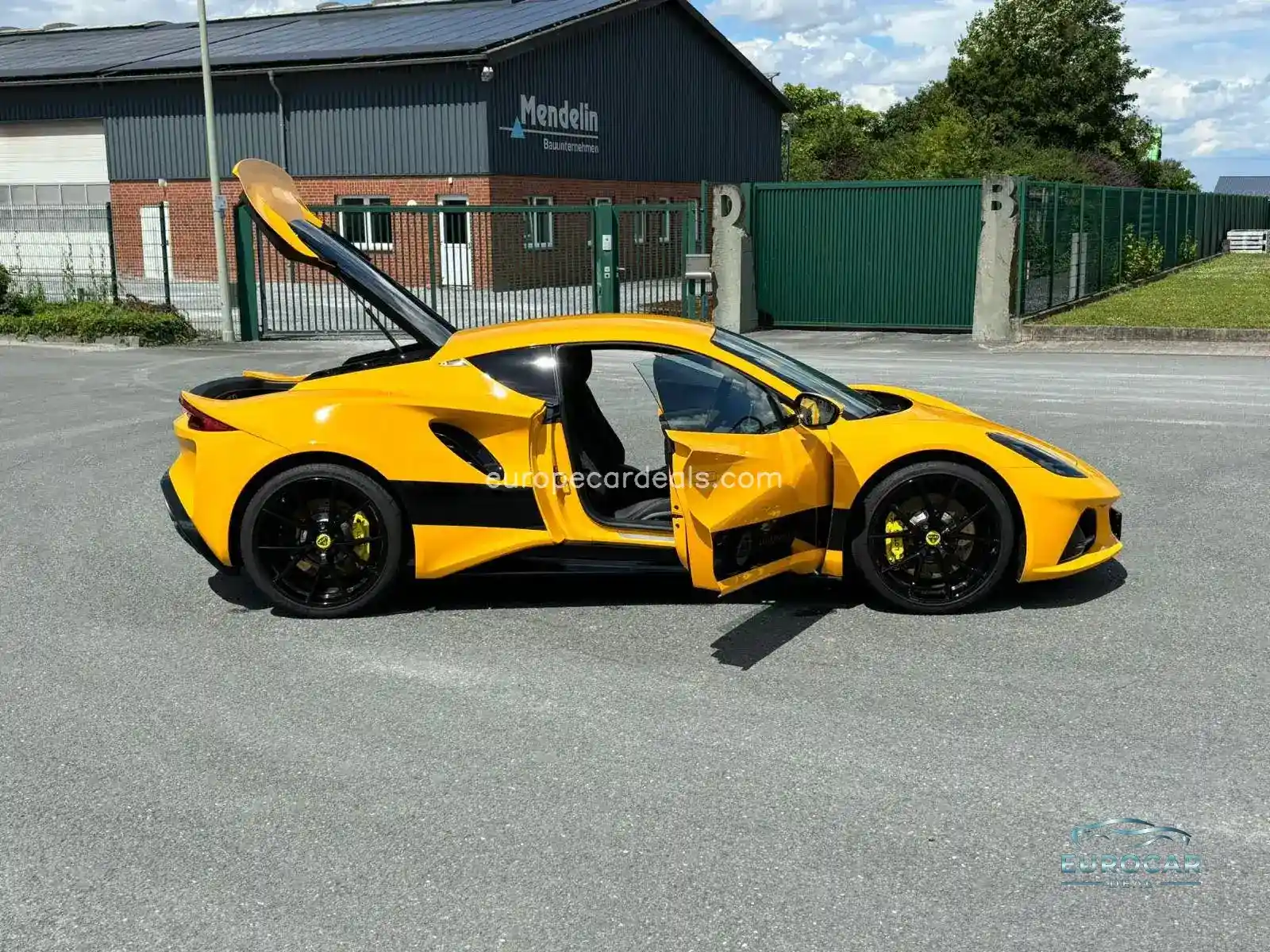 Lotus Emira