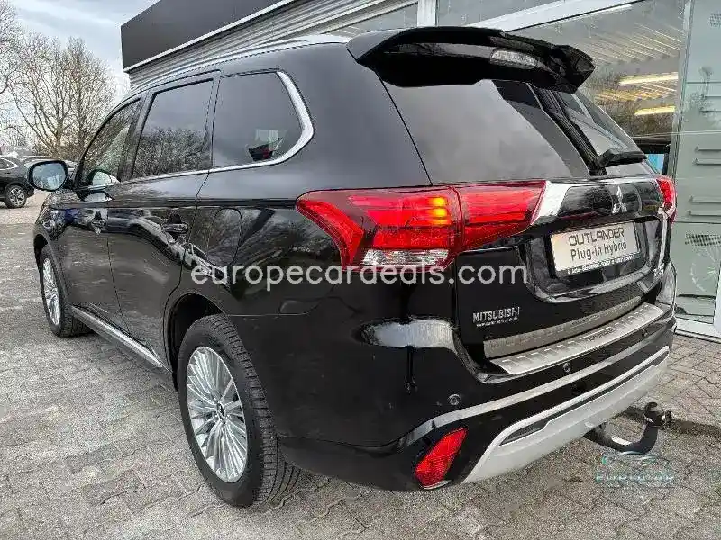Mitsubishi Plug-in Hybrid Outlander
