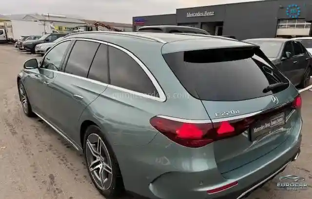 Mercedes-Benz E 220