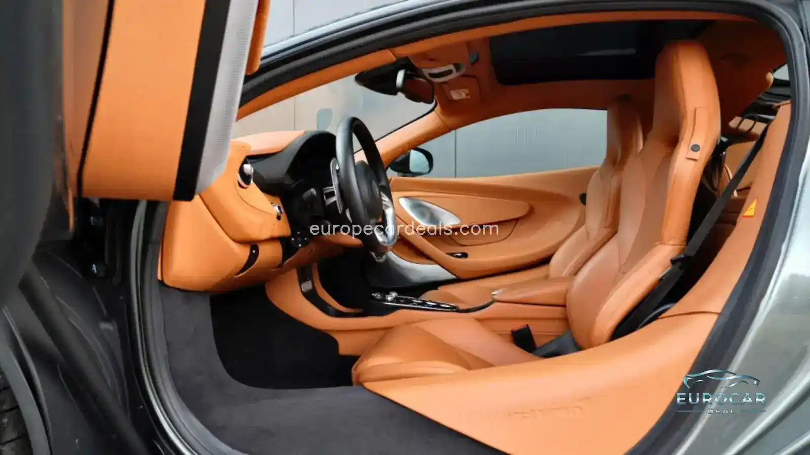 McLaren GT