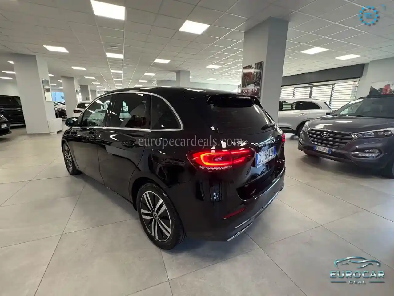 Mercedes-Benz B 180