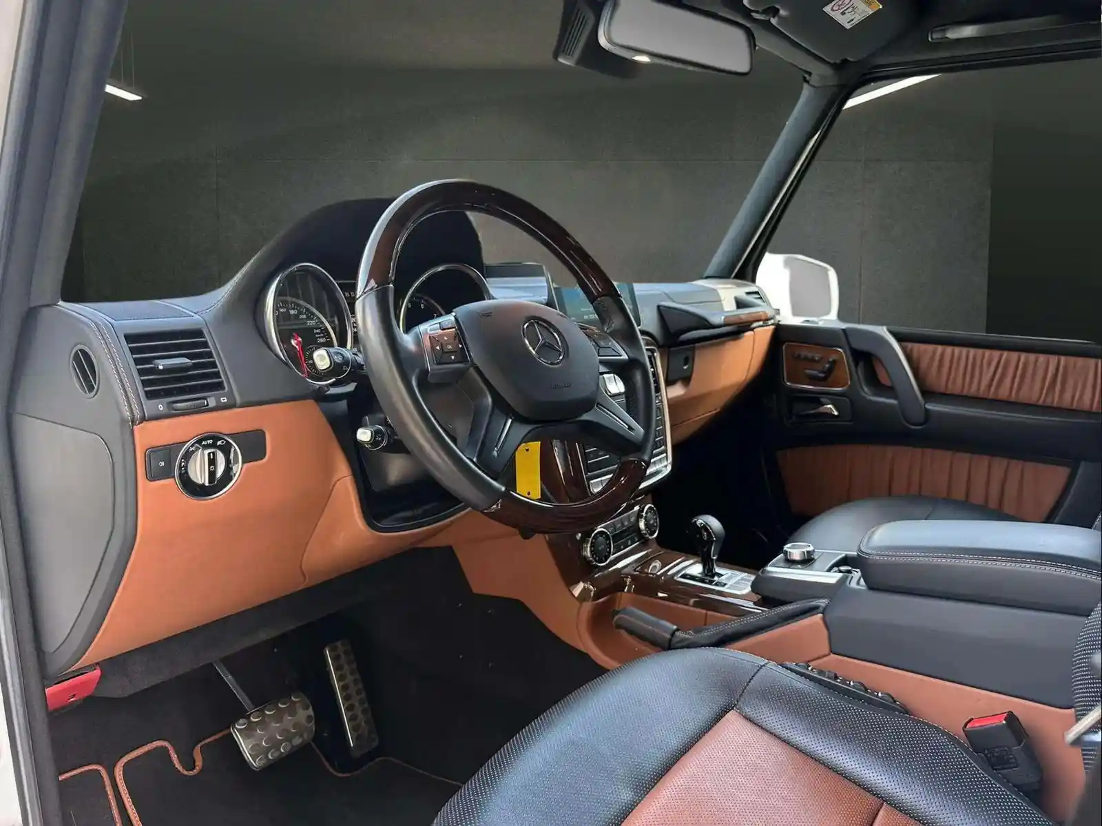 Mercedes-Benz G 500